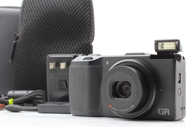 [Near MINT / Case] RICOH GR 16.2MP Compact Digital Camera Black from JAPAN