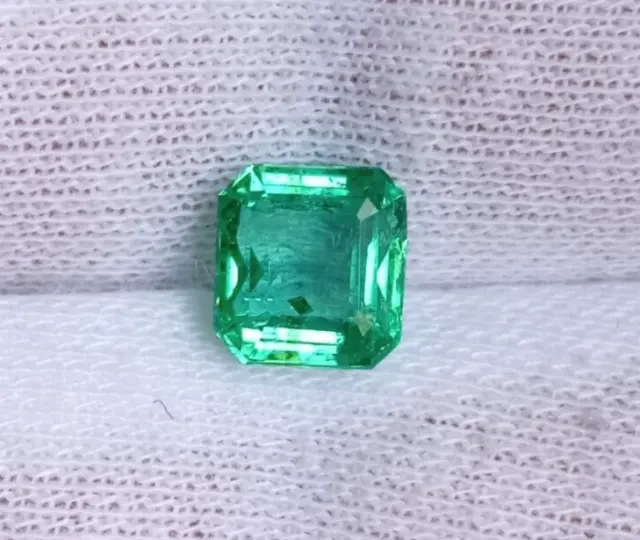 Top Quality Green Emerald Octagon Cut Certified Earth Mine Gemstone 2.05 Cts