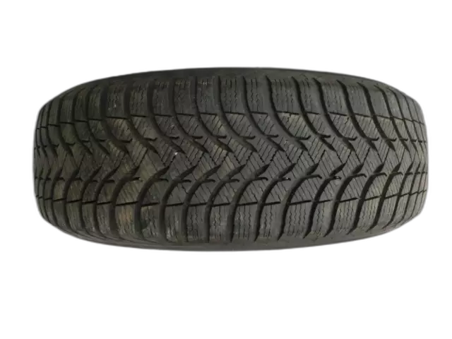 1x pneus dhiver Michelin 195/65R15 H 7.6mm