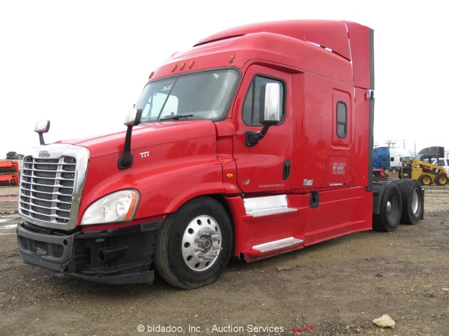 2017 Freightliner CA125SLP Mid Rise Sleeper T/A Truck Tractor A/C -Parts/Repair