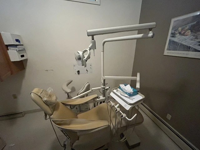 Dental Ez Dental Chair with Adec delivery unit and Forest exam light,stools Dental Ez Dental Chair with Adec delivery unit and Forest exam light,stools
