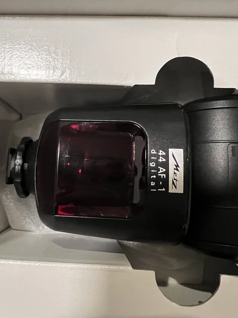 Metz Mecablitz 44 AF-1 Digital Flash for Olympus - Panasonic - Leica 7