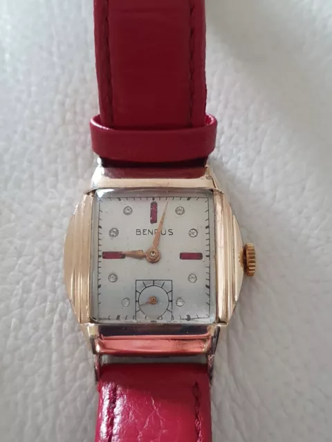 Beautiful Benrus Stepped Case, Art Deco 1940s Wristwatch. Perfect.