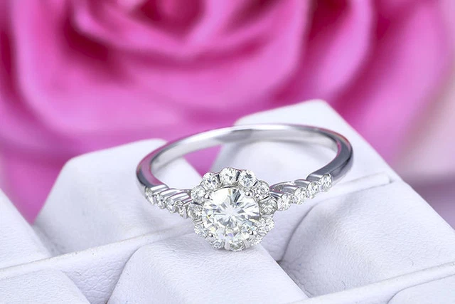 18K Weiss Gold 0.75 Karat Künstlicher Diamant Schöne Hochzeitsring Größe 6.5 7 8