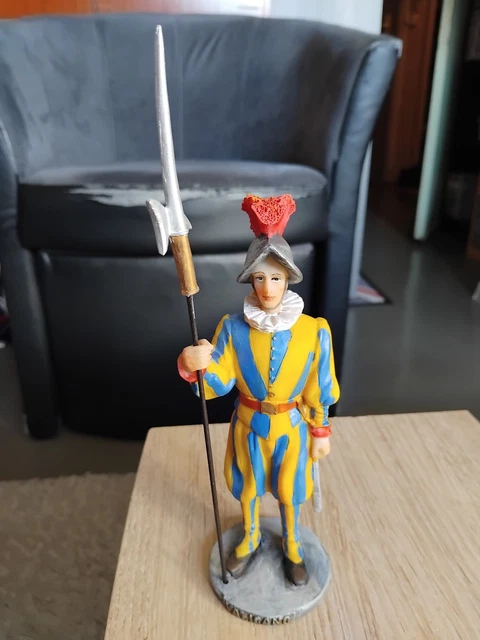 ensemble de 6 figurines gardes suisses de Louis XIV