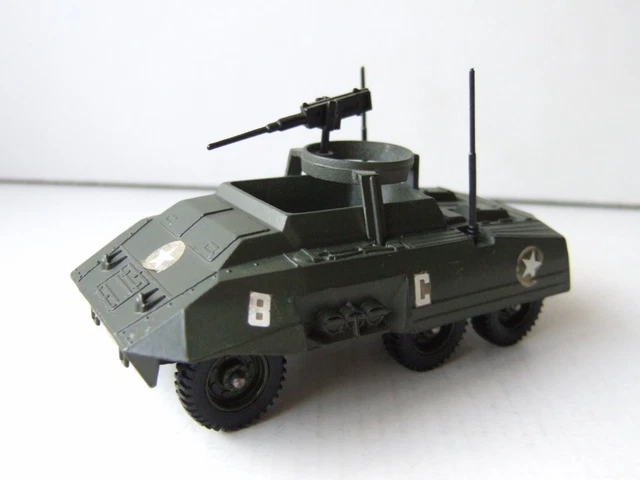 Lot De 4 Miniatures Militaires Solido 1/50 – Panther, Sherman, Sd.Kfz 232, Dodge
