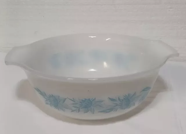 https://www.picclickimg.com/vpMAAOSwYz1jMt8H/Vintage-Glasbake-Cinderella-Handle-Mixing-Bowl-J2356-Blue.webp