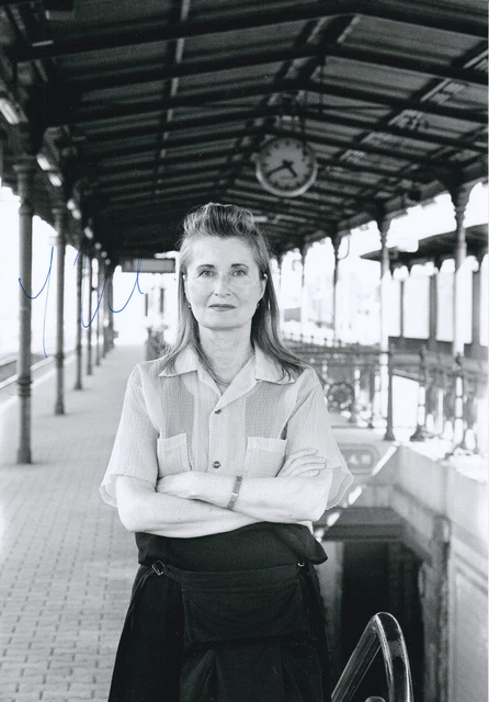 Elfriede JELINEK (1946) original sign. photo 20x29cm / Nobel 2004 / autograph
