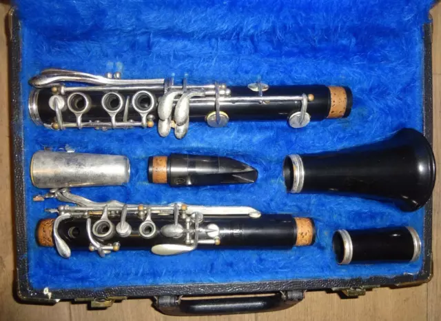 BUNDY Clarinet Made by the Selmer Company USA With Hard Case / Vintage