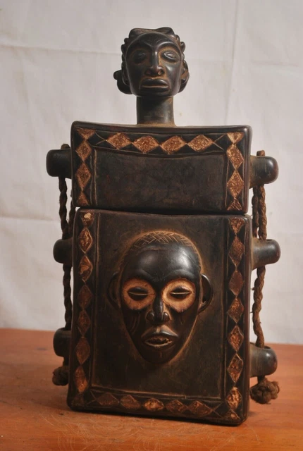 African Tribal Art,Amazing hevy chokwe box from congo DRC. 2