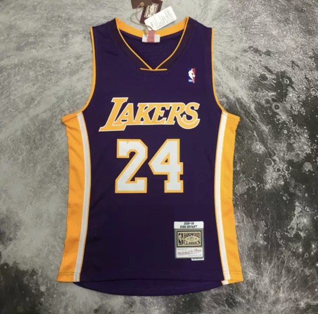 L.A. Lakers # 8 of 24 Kobe Bryant Men's Basketball Jersey Sports Training  Clothing T-Shirt Casual Half Sleeve Crew Neck Cartoon Cotton Coated Loose  Purple M : : Fashion
