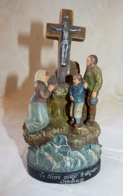 Ancien Souvenir Cherbourg Couple Pecheur CalvairePriére Terre Cuite début  XXe