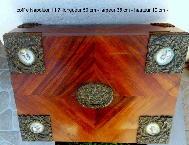 COFFRET MARQUETERIE et bronze EMPIRE III république  19 ° siècle 4 médaillons
