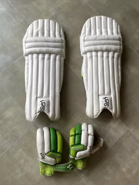 Kookaburra Kahuna  Batting Pads Small Junior And 5.1 Gloves Small Junior Left.