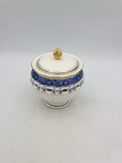 Chinese Porcelain Lidded Pot Reticulated Detail Blue White Floral Ribbed Gilt