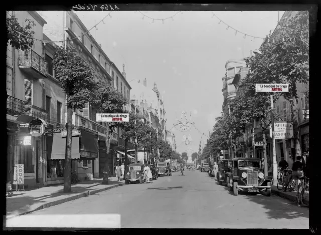 Plate Glass Photo Antique Negative Black and White 5 1/8x7 1/8in Vichy, Street