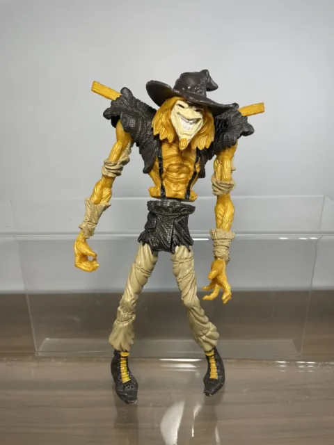 Kenner Batman Legends Of The Dark Knight Scarecrow Twister Strike Figure