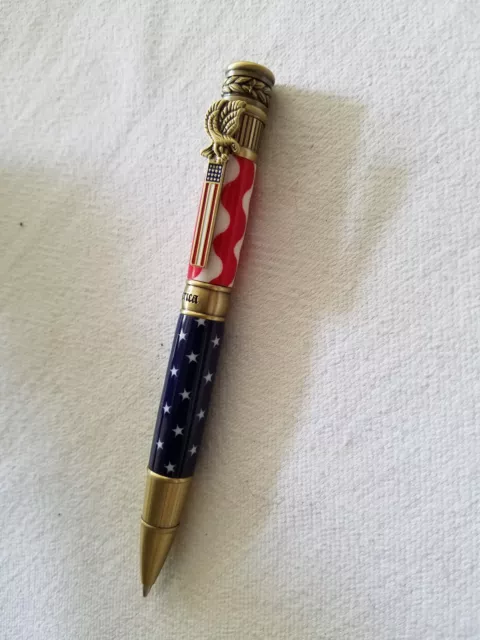 Stylo tordu à bille American Patriot tourné à la main étoiles et rayures laiton antique 3