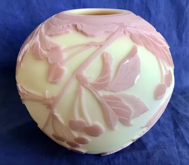 Fenton Kelsey / Boomkamp Burmese Sand Carved Limited Edition Cherry Vase 74/325