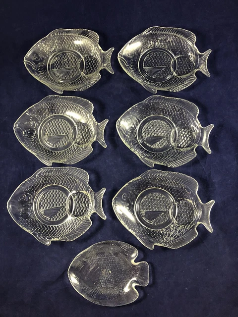 Lot Of 6  Fish Shaped Clear Glass Snack Plates Appetizer Cocktails 8” Plus  1