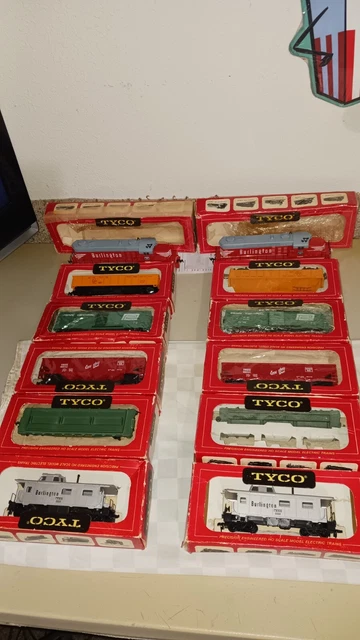 Mantua Tyco Burlington GP20 #5628 Train Set Lot