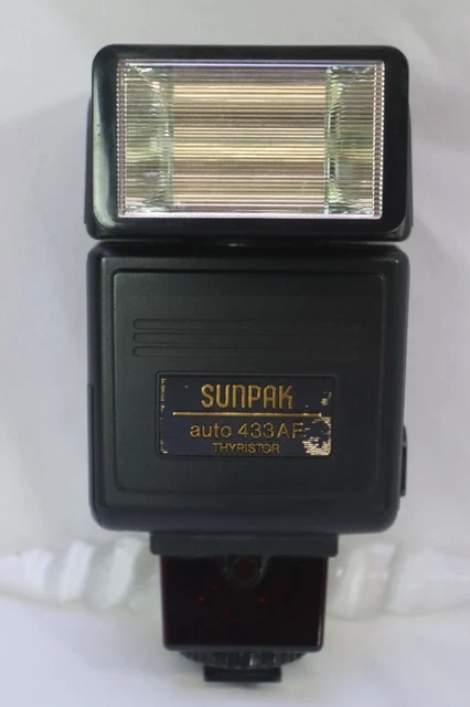 Sunpak Auto 433 AF Thyristor Flash for For Canon Auto Focus Cameras