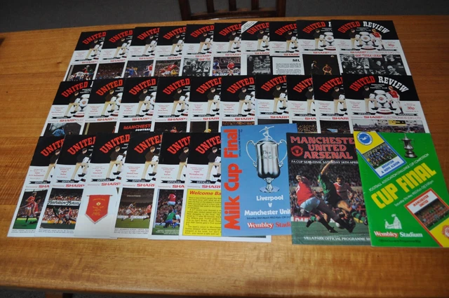 MANCHESTER UNITED FOOTBALL programmes, 1982/83, 29, including 2 Finals