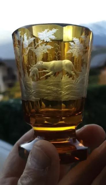 Bohème, ancien petit vase en cristal décor scène de chasse époque 19ème