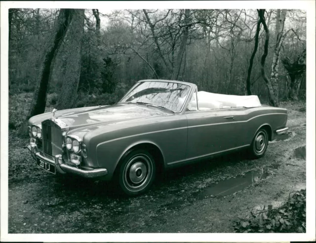 Rolls -Royce Corniche Cabriolet. - Vintage Photograph 2907975