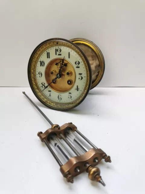 Ancien Mouvement De Pendule    Horloge  Avec Balancier