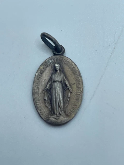 Médaille religieuse plaqué or (Fix) milieu XXe Saint