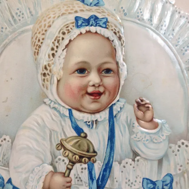 1v4: 29cm gr. Oblate Glanzbild Täufling Knabe Baby Rassel Steckkissen Puppe~1890 3