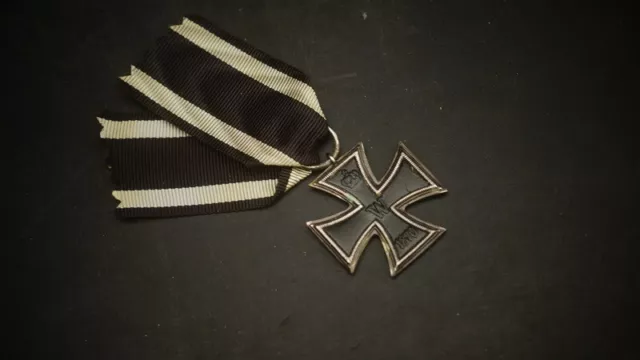 Eisernes Kreuz 1870 2. Klasse m. Band, Prinzengröße, magnetisch,abgest. Kern