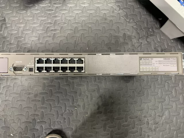 Baystack bay networks Model 101 12-Port Ethernet Hub 10BASE-T Hub Com Port Eth 2