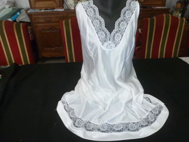 jolie combinaison & fond de robe vintage jolie dentelle T 54/56 ref  K2525