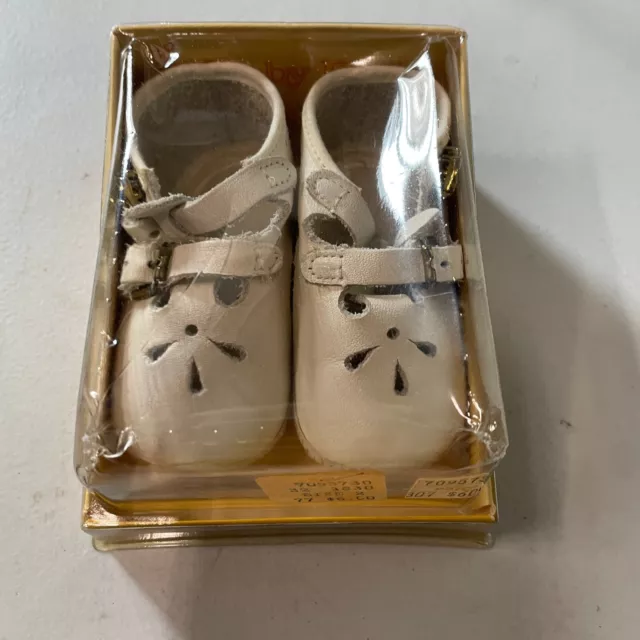 Baby Deer white vintage Leather Infant Baby Sandals Size 2 New white