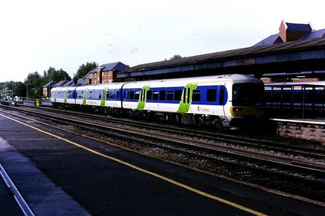 ORIGINAL 35MM SLIDE, class 166 DMU 166203 @ Oxford circa June 2001 £1. ...