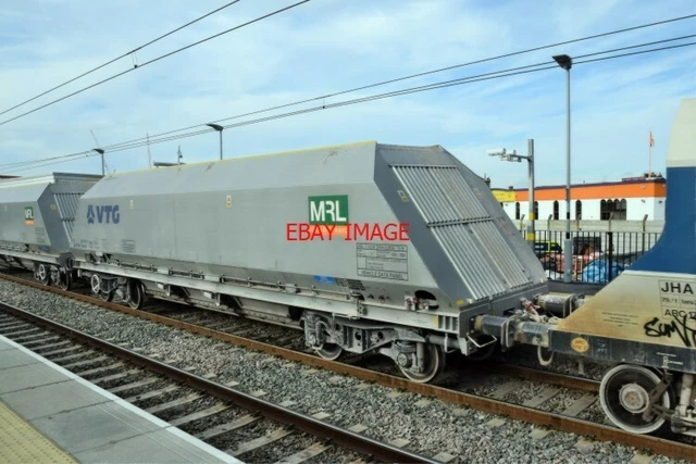 PHOTO HOA-B Bogie Aggregate Hopper No 81 70 6957 057-7 Of Mendip Rail ...