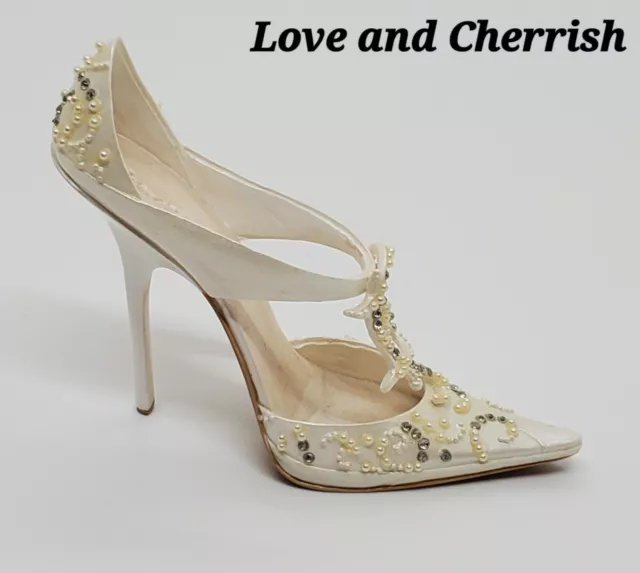 Just the Right Shoe " Love And Cherrish "  #802815   By Lorraine Vail  (Raine)