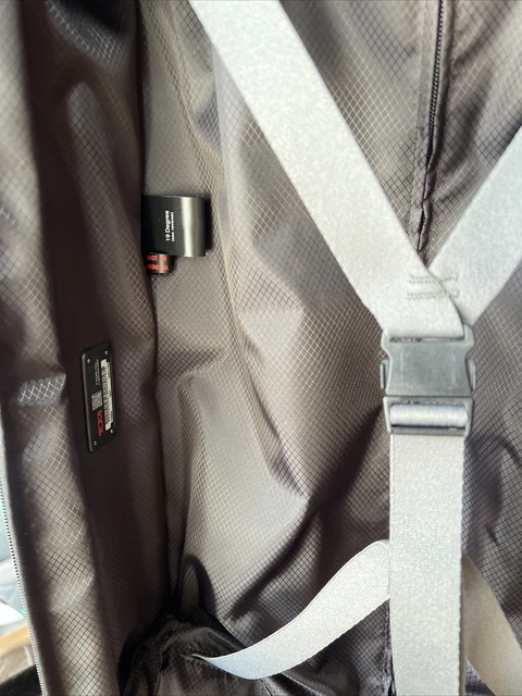 Tumi 19 Degree International Expandable 4 Wheeled Carry-On Suite case Black $695 10