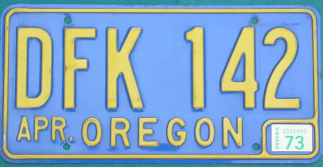 1973 Oregon  license plate  GAS OIL SIGN