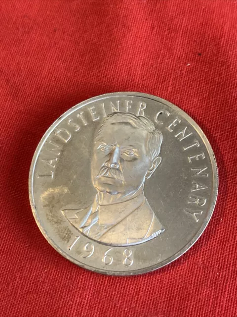 Vintage 1968 Landsteiner Centenary Ortho Diagnostics Raritan, New Jersey Coin