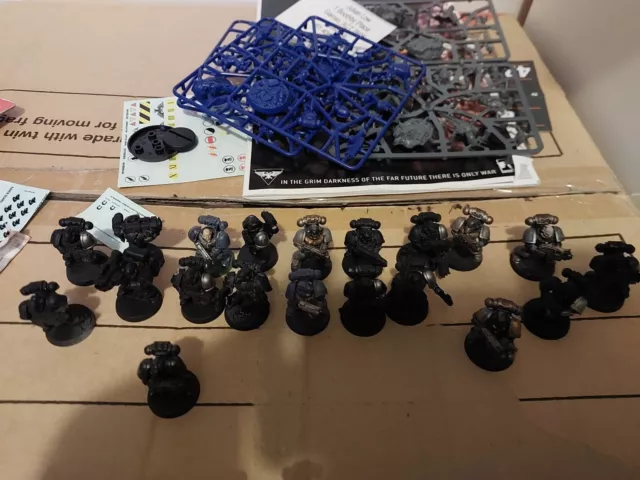 Warhammer 40k Space Marines from 2000s I think X20 Lot 2.