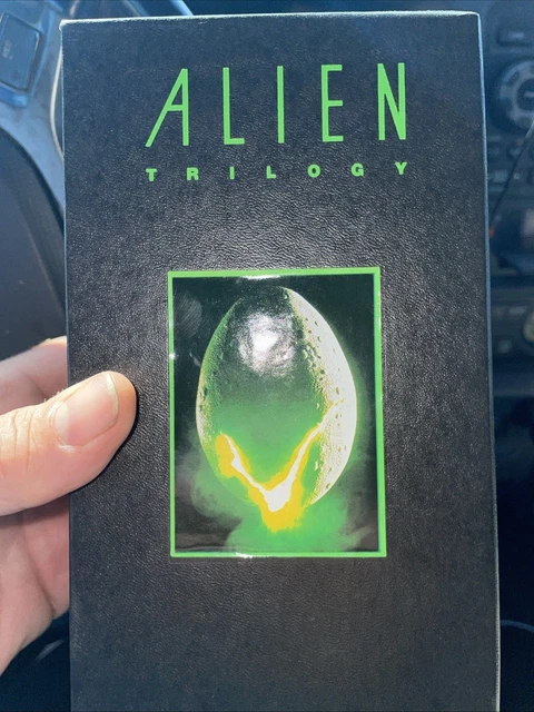 ALIEN TRILOGY VHS Collectible Box Set Alien, Aliens and Alien 3 (1993 ...