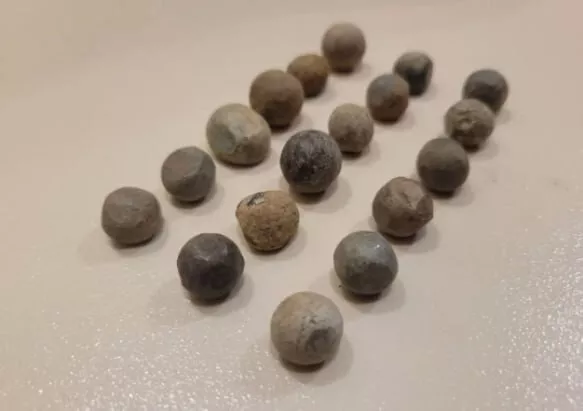 Antique Bullets Lead  Shrapnel Bullets War 1853-1856