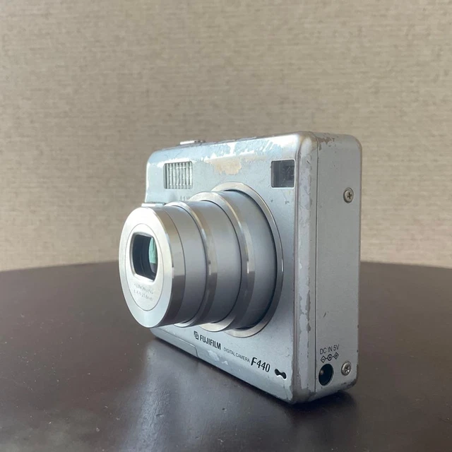 FUJIFILM FINEPIX F440 4.1MP Digital Camera Silver 3.4x Zoom Tested