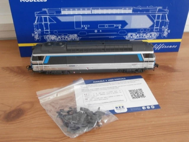 HJ2342 SNCF, diesel locomotive BB 467471 with flat lateral walls in ET livery, ep. VI HJ2342 SNCF, diesel locomotive BB 467471 with flat lateral walls in ET livery, ep. VI