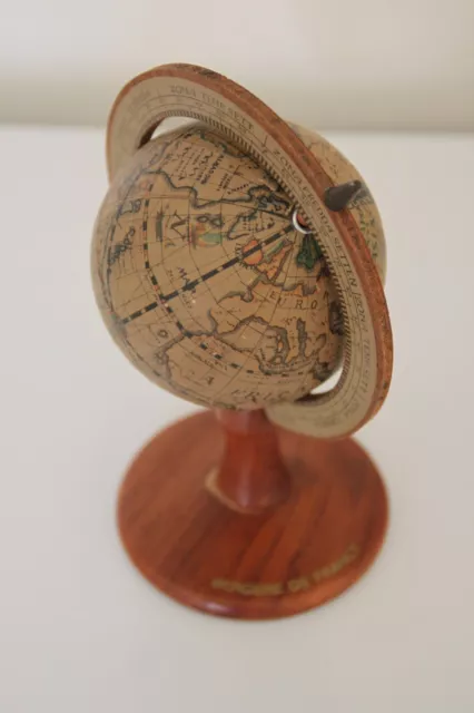 GLOBE TERRESTRE  Bergère de France