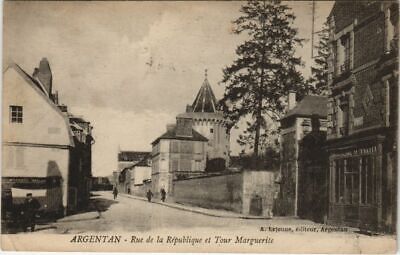 CPA Argentan Rue de la Republique et Tour Marguerite FRANCE (1053787)