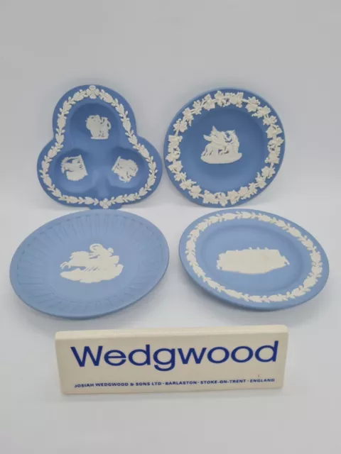 5x Wedgwood Jasperware blau / weiß mit Relief, England, Teller / Schale / Schild